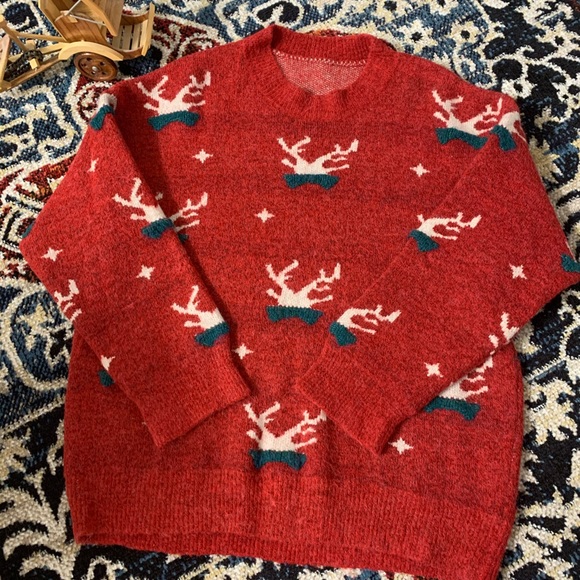 Christmas Sweater - Picture 1 of 2
